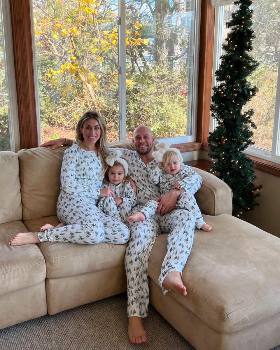 Leafy Dreams - Family Matching Christmas Pajamas - Merryreindeer