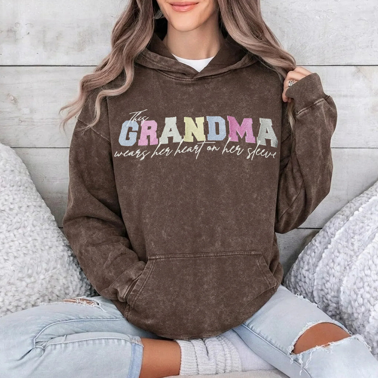 Custom Embroidered Heart on Sleeve Personalized Mommy/Grandma Washed Sweatshirt | Mother's Day Gift for Mom & Grandma