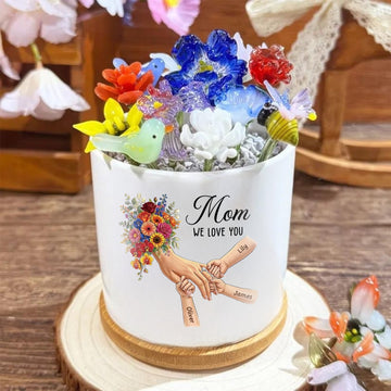 Personalized Large Plant Pot-Personalized Mom Holding Hands|Best Mother's Day Gift– Timeless Gift for Every Home