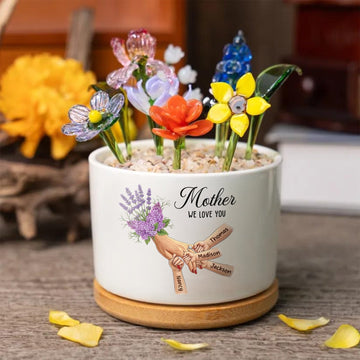 Personalized Lavender Plant Pot-Personalized Mom Holding Hands|Best Mother's Day Gift– Timeless Gift for Every Home