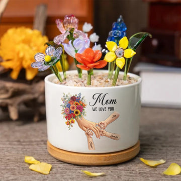 Personalized Plant Pot-Personalized Mom Holding Hands|Best Mother's Day Gift– Timeless Gift for Every Home