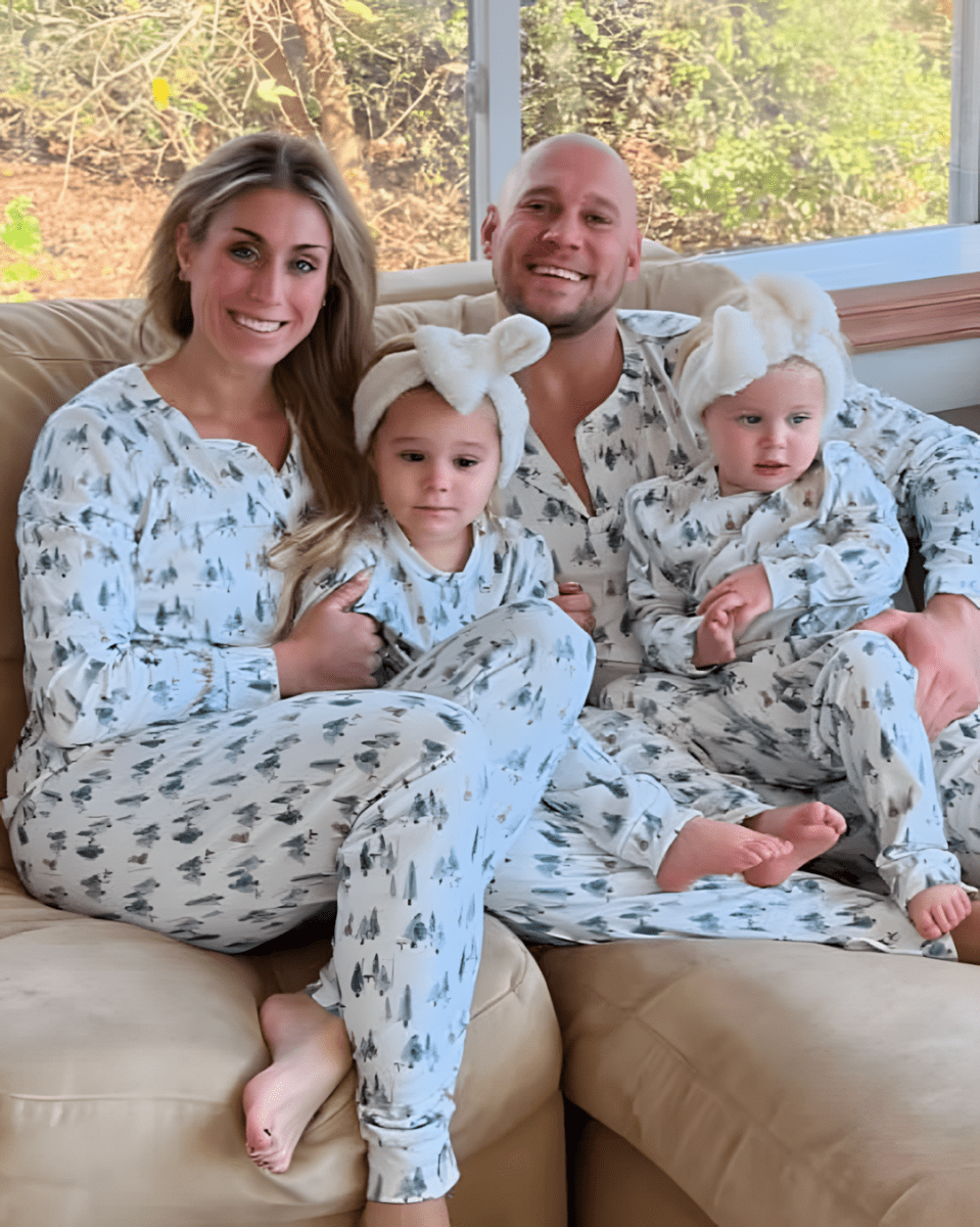 Leafy Dreams - Family Matching Christmas Pajamas - Merryreindeer