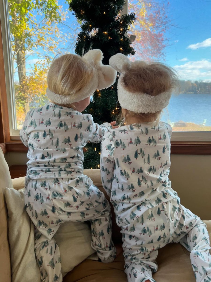 Leafy Dreams - Family Matching Christmas Pajamas - Merryreindeer